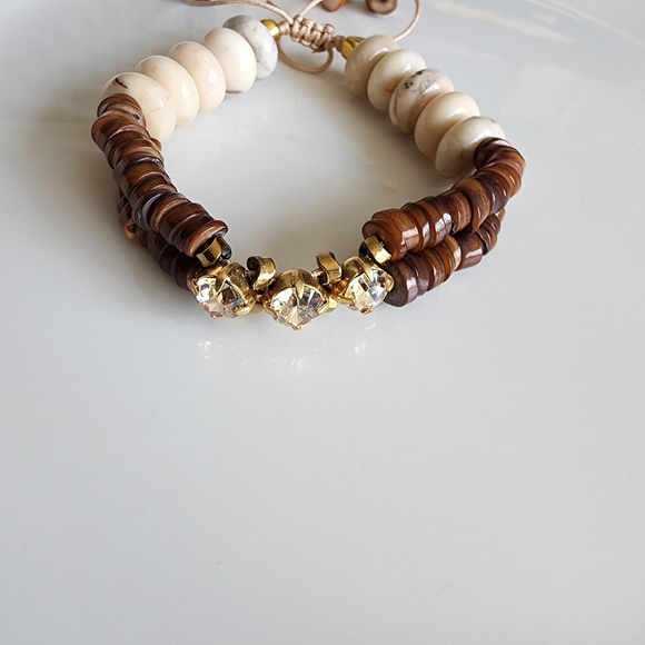 Elegant Brown Beaded Bracelet with Gold Accents - Picture 3 of 7
